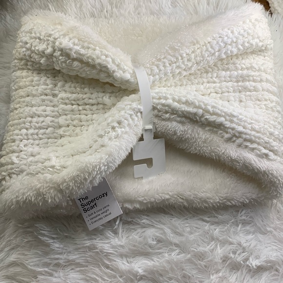 Sonoma Ivory Cowl with Faux Fur White Lining - Picture 1 of 7